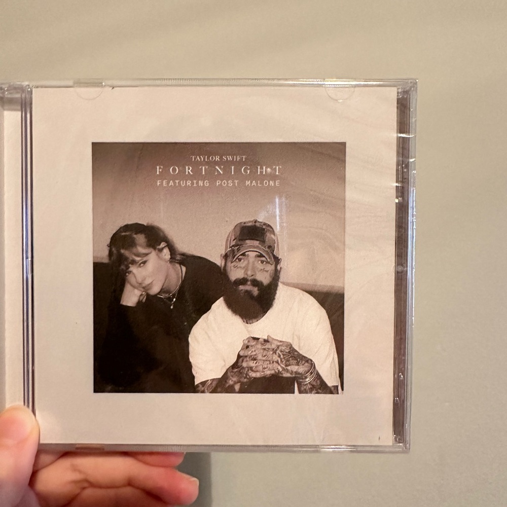 Taylor Swift fortnight cd